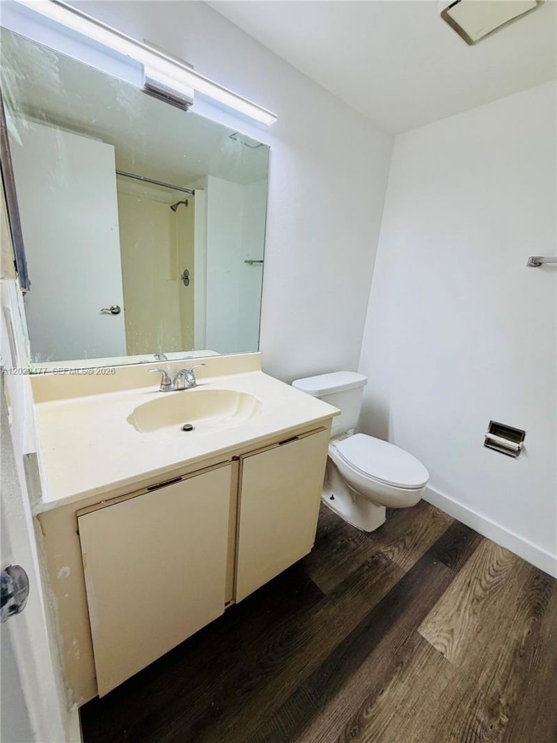 9429 Fontainebleau Blvd , Unit 201-33, Miami, FL 33172 Photo