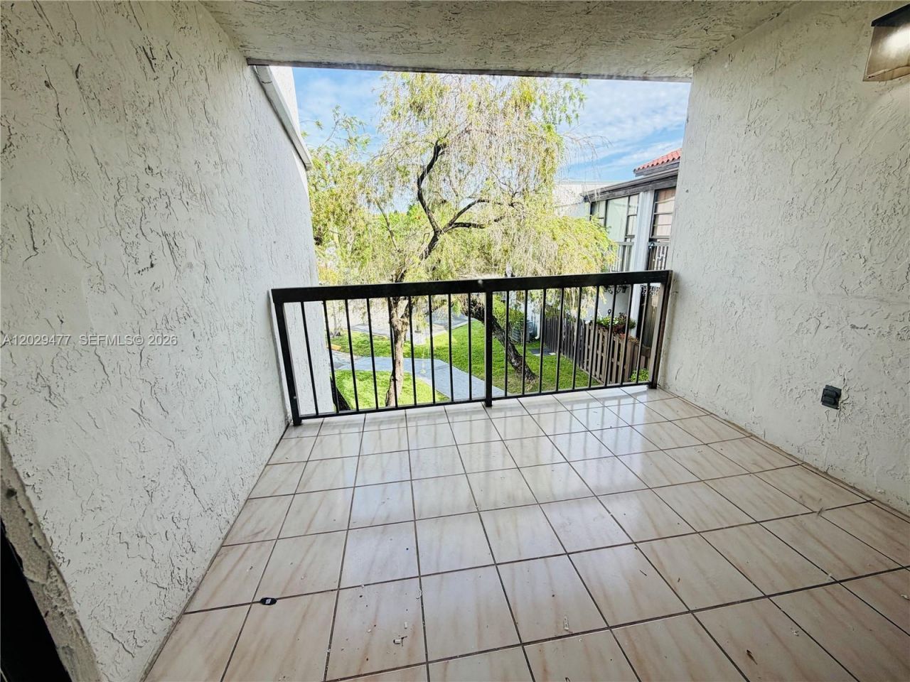 9429 Fontainebleau Blvd , Unit 201-33, Miami, FL 33172 Photo