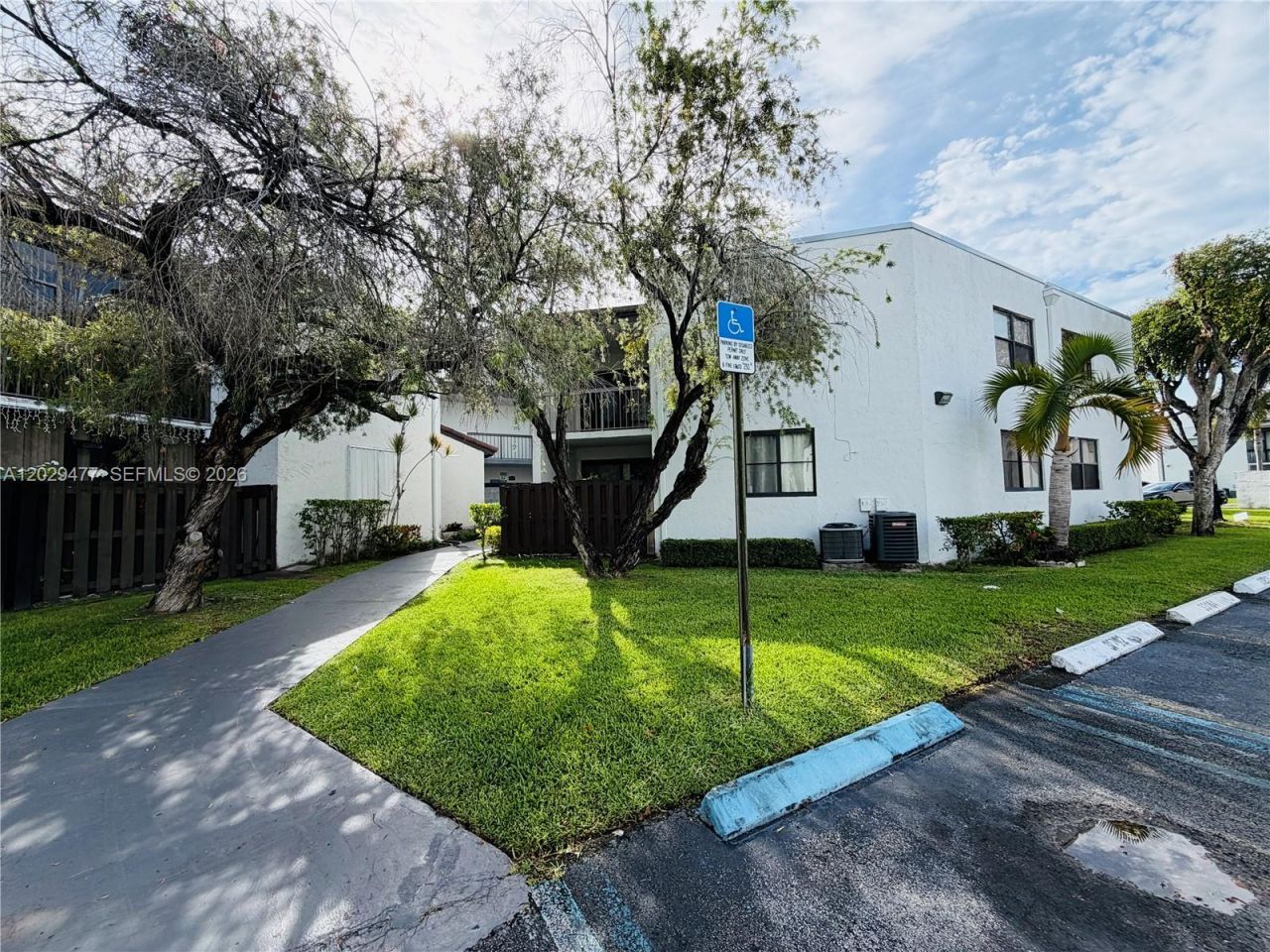 9429 Fontainebleau Blvd , Unit 201-33, Miami, FL 33172 Photo