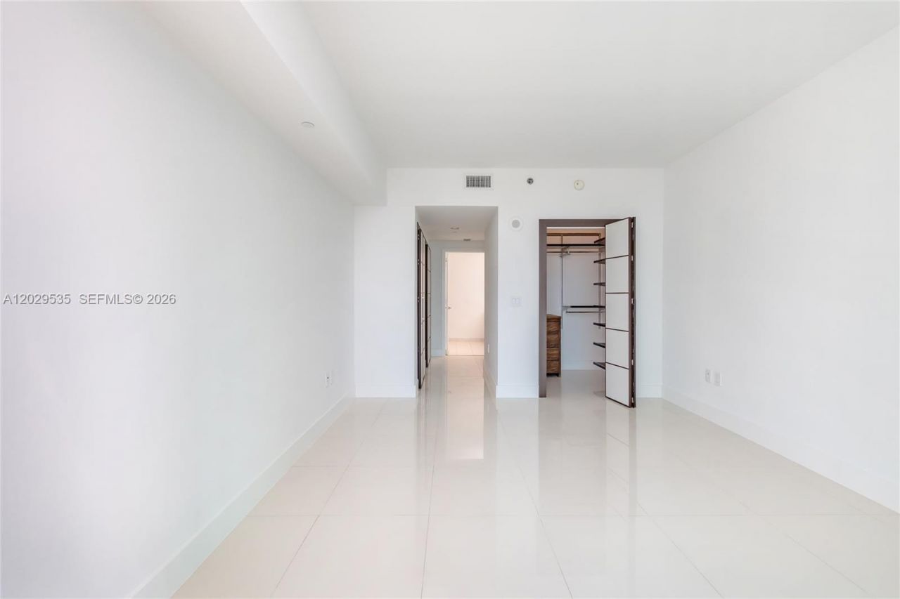 951 Brickell Ave, Unit 3210, Miami, FL 33131 Photo