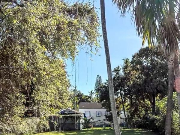 276 NE 58th St , Miami, FL 33137