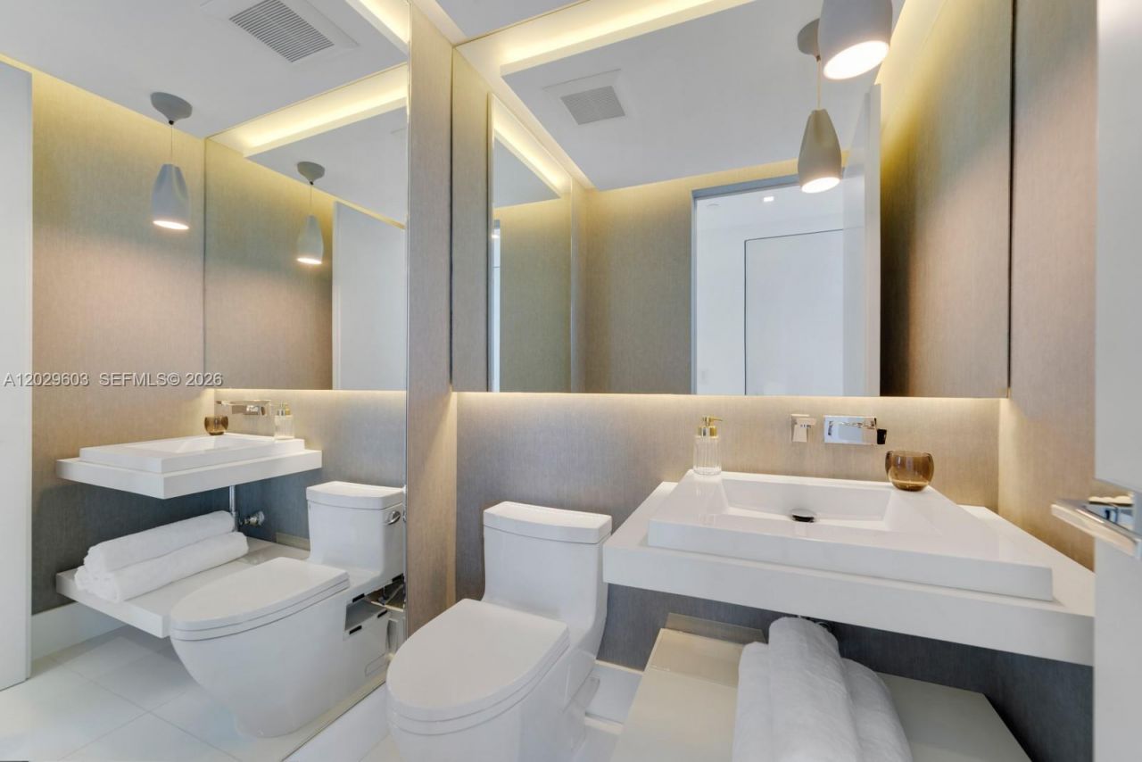 50 S Pointe Dr , Unit 2903, Miami Beach, FL 33139 Photo