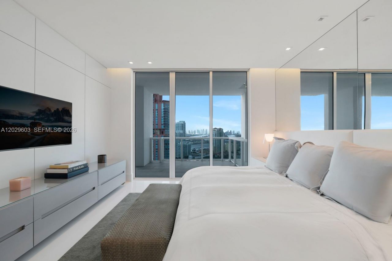 50 S Pointe Dr , Unit 2903, Miami Beach, FL 33139 Photo