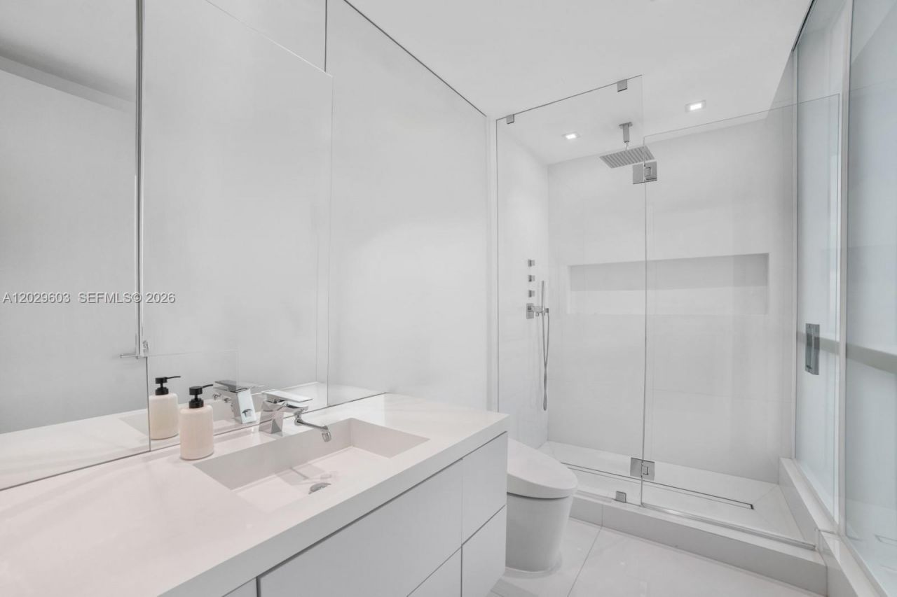 50 S Pointe Dr , Unit 2903, Miami Beach, FL 33139 Photo