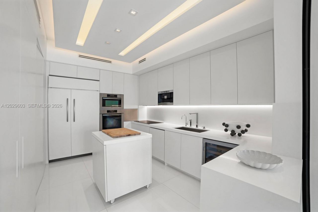 50 S Pointe Dr , Unit 2903, Miami Beach, FL 33139 Photo