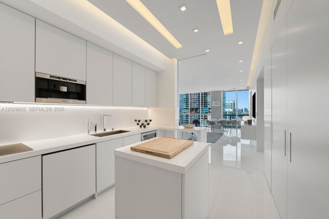 50 S Pointe Dr , Unit 2903, Miami Beach, FL 33139 Photo