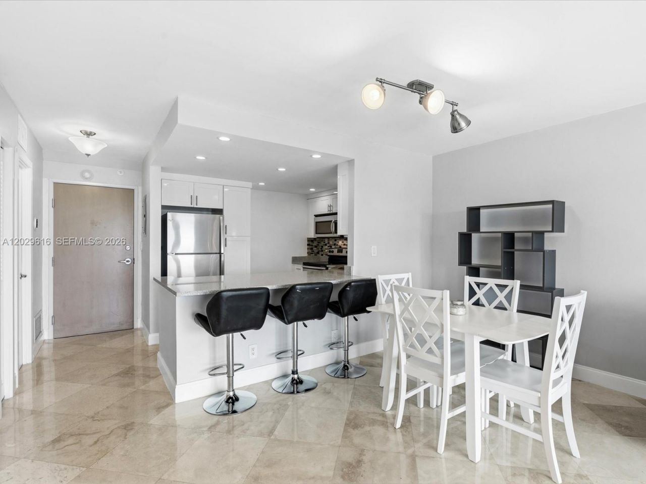 340 Sunset Dr , Unit 1407, Fort Lauderdale, FL 33301 Photo