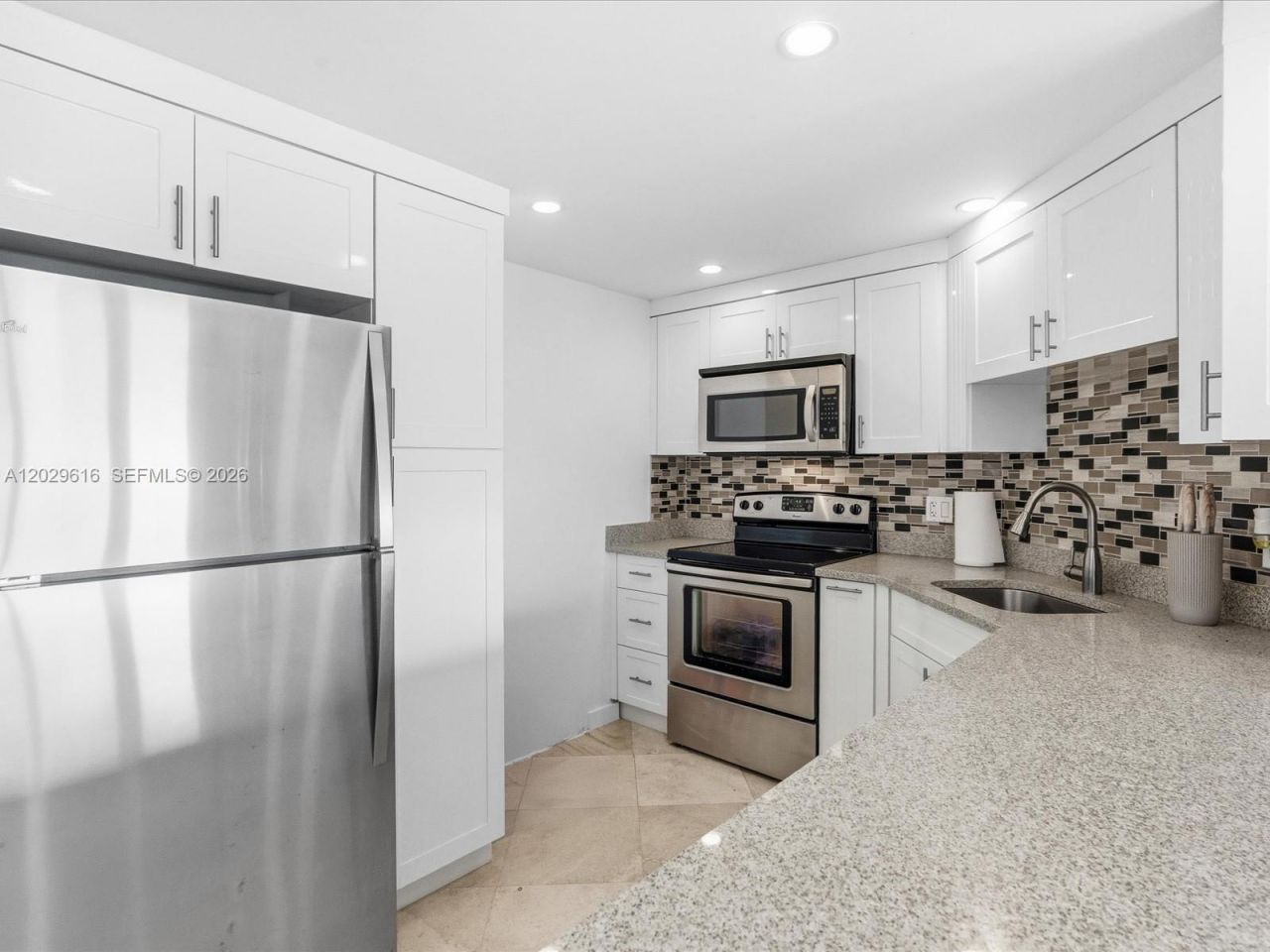 340 Sunset Dr , Unit 1407, Fort Lauderdale, FL 33301 Photo
