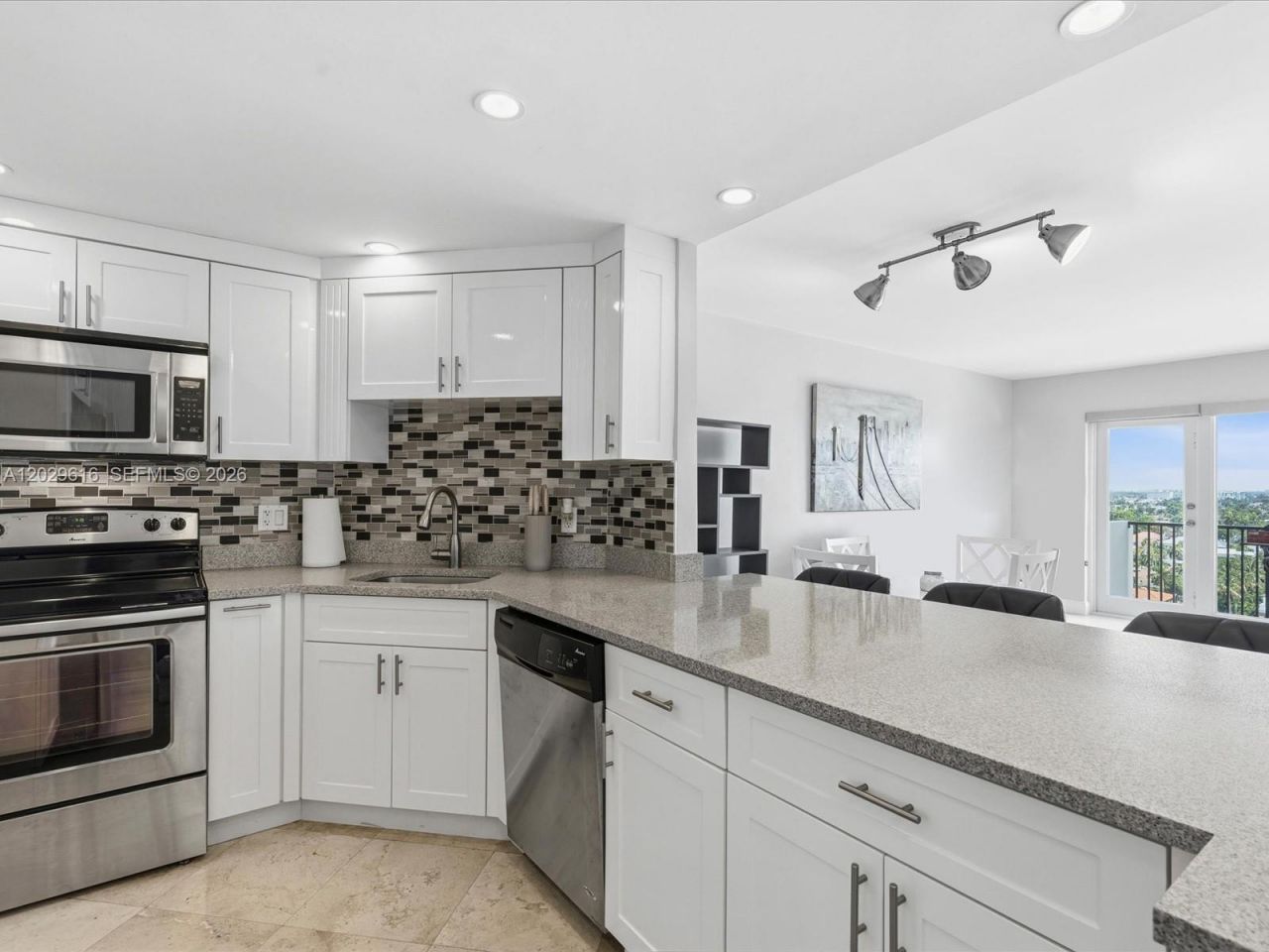 340 Sunset Dr , Unit 1407, Fort Lauderdale, FL 33301 Photo