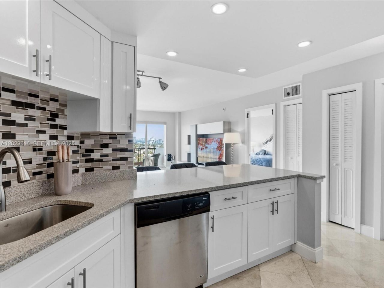 340 Sunset Dr , Unit 1407, Fort Lauderdale, FL 33301 Photo