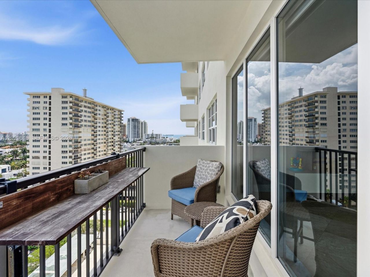 340 Sunset Dr , Unit 1407, Fort Lauderdale, FL 33301 Photo