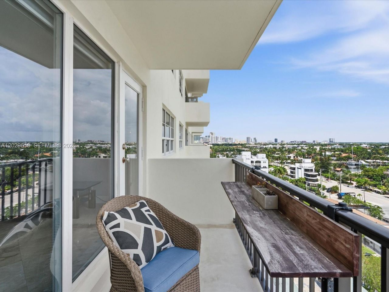 340 Sunset Dr , Unit 1407, Fort Lauderdale, FL 33301 Photo