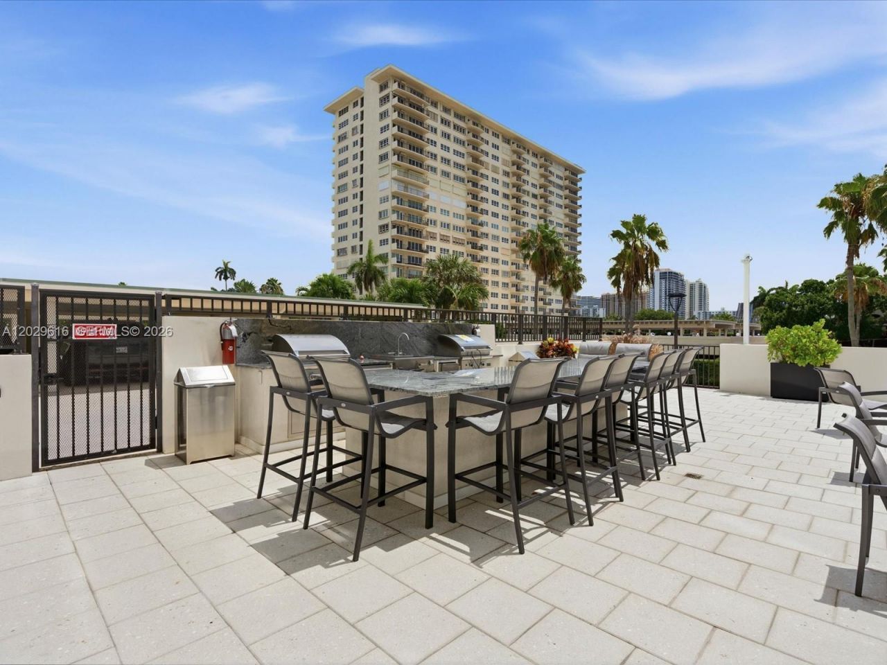 340 Sunset Dr , Unit 1407, Fort Lauderdale, FL 33301 Photo
