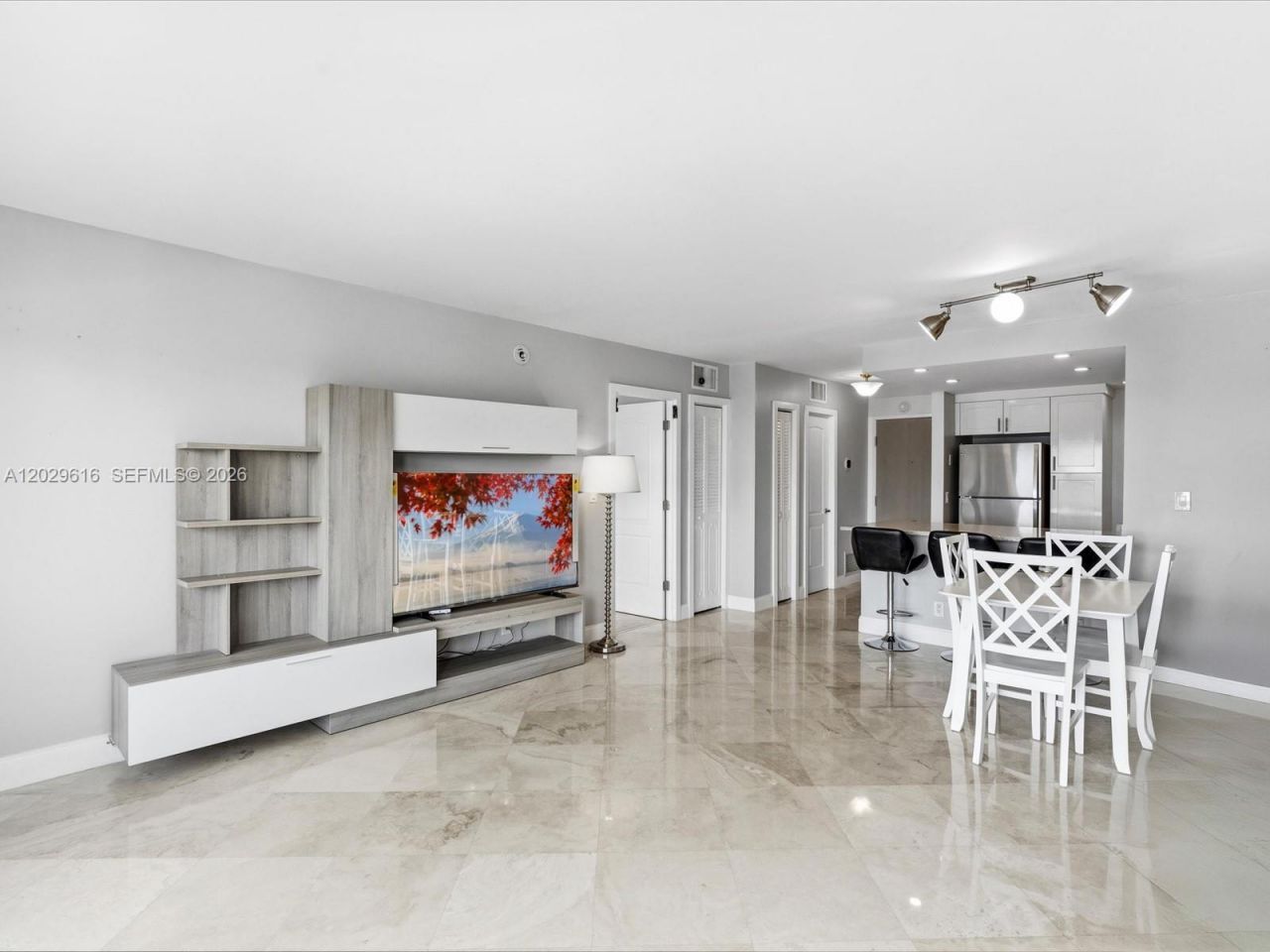 340 Sunset Dr , Unit 1407, Fort Lauderdale, FL 33301 Photo