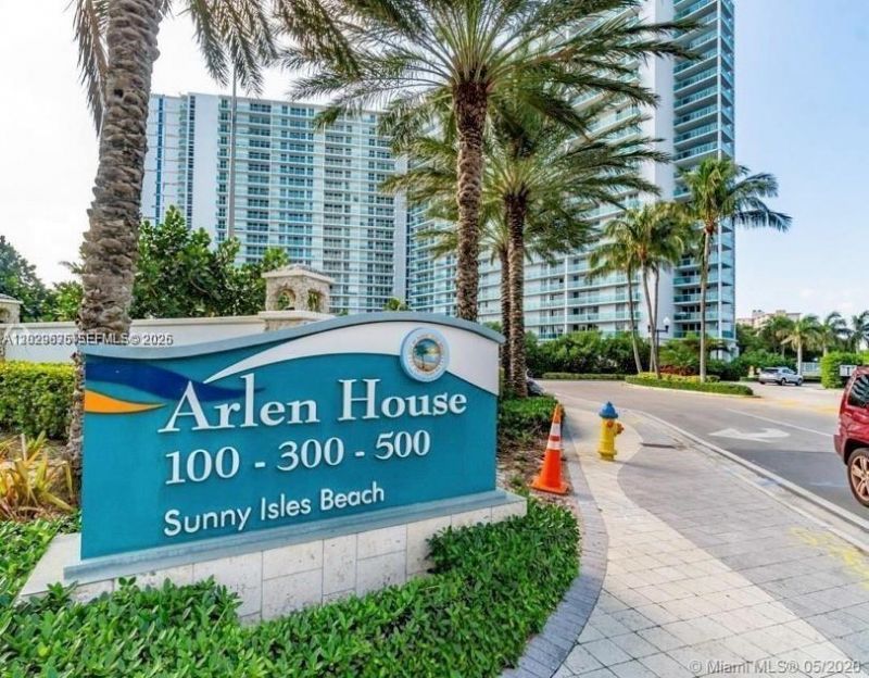 100 Bayview Dr , Unit 703, Sunny Isles Beach, FL 33160 Photo