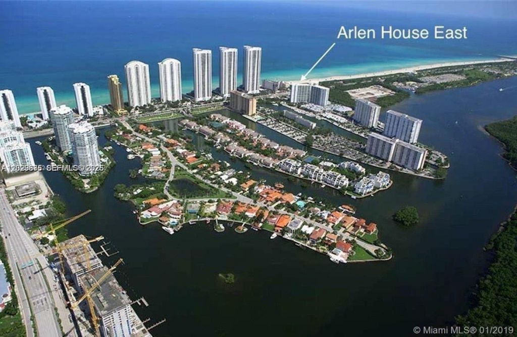 100 Bayview Dr , Unit 703, Sunny Isles Beach, FL 33160 Photo