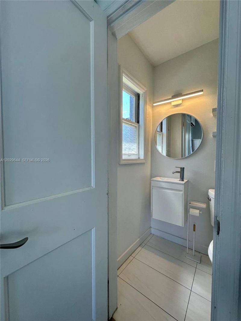 415 75th St, Unit 4A, Miami Beach, FL 33141 Photo