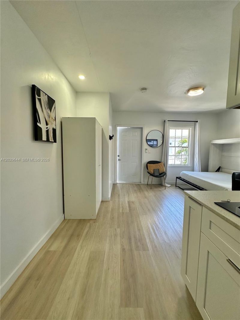 415 75th St, Unit 4A, Miami Beach, FL 33141 Photo