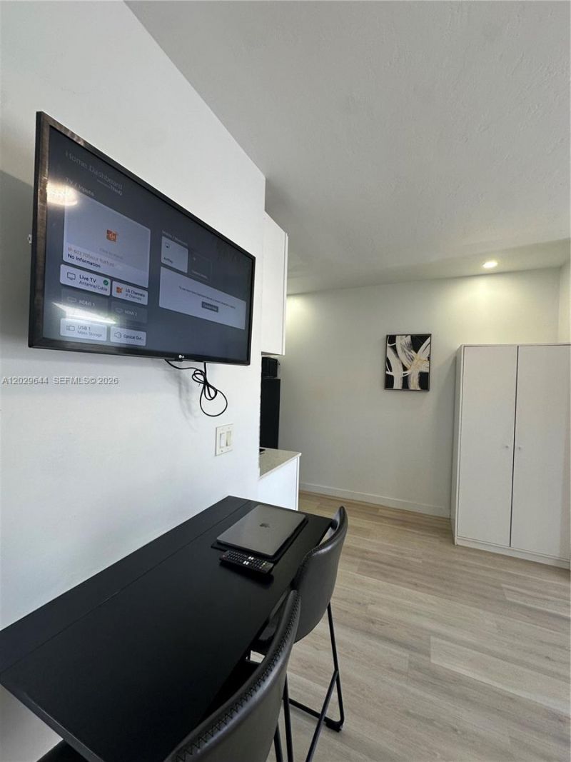 415 75th St, Unit 4A, Miami Beach, FL 33141 Photo