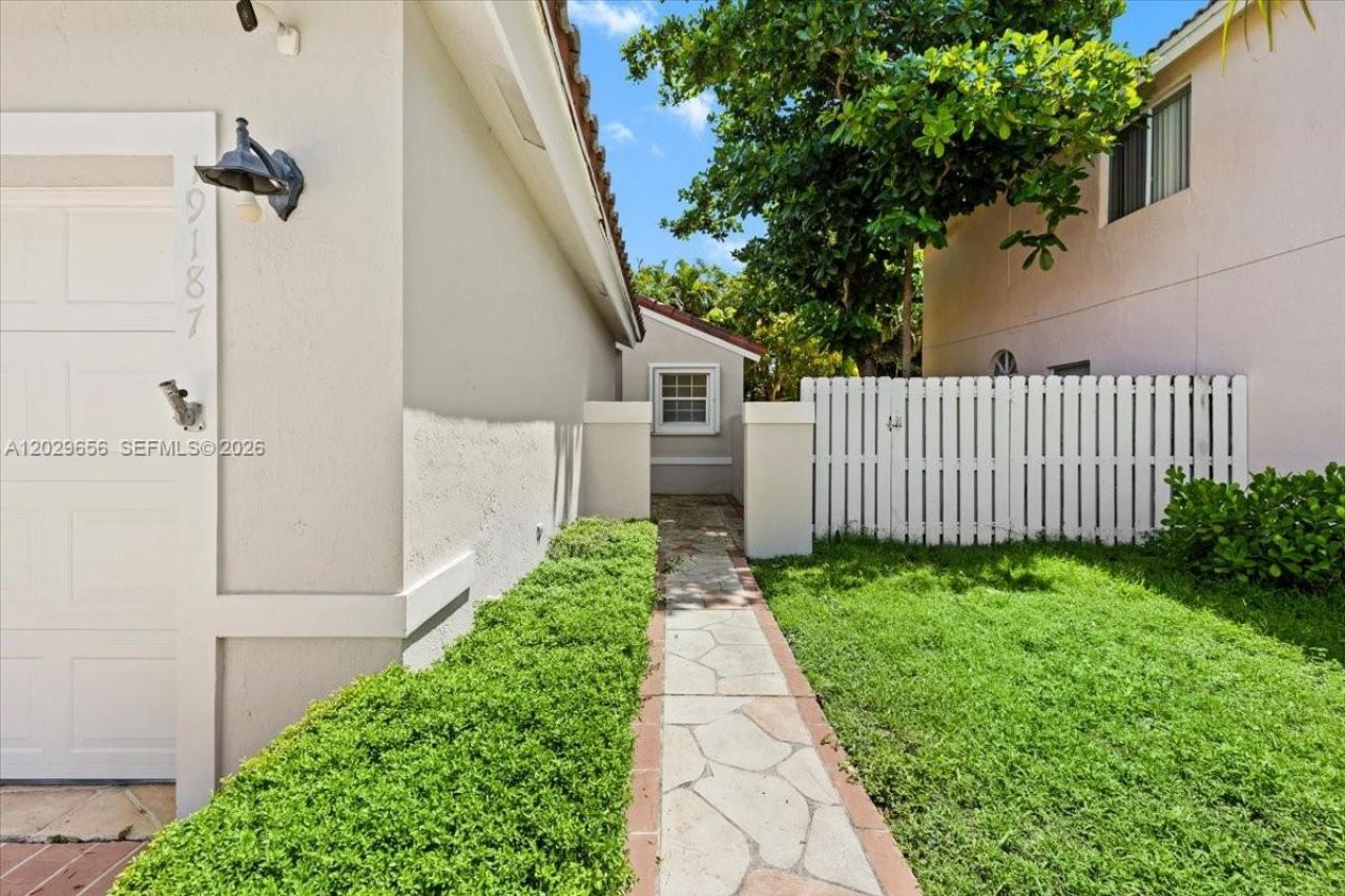 19187 NW 13th Ct , Pembroke Pines, FL 33029 Photo