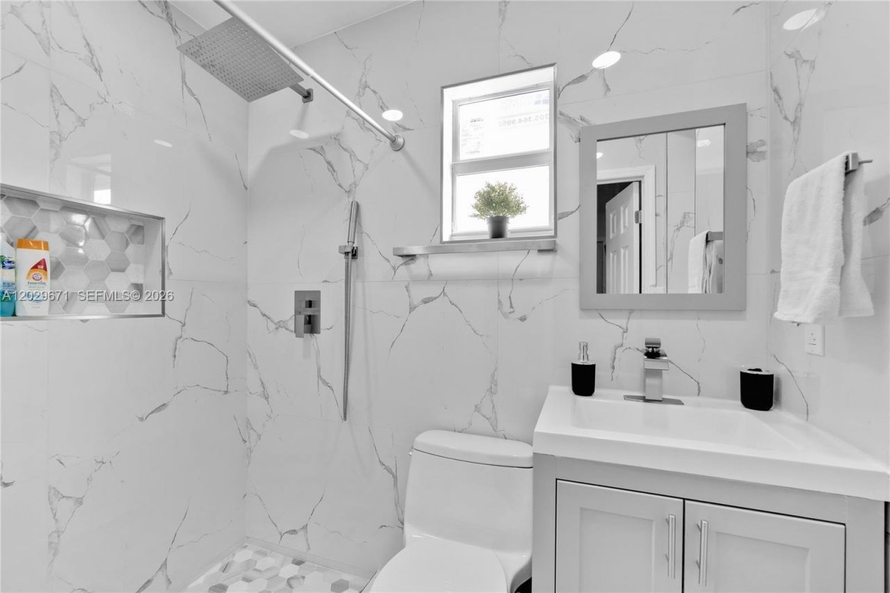 1021 NW 23rd Ave , Unit 1023, Miami, FL 33125 Photo