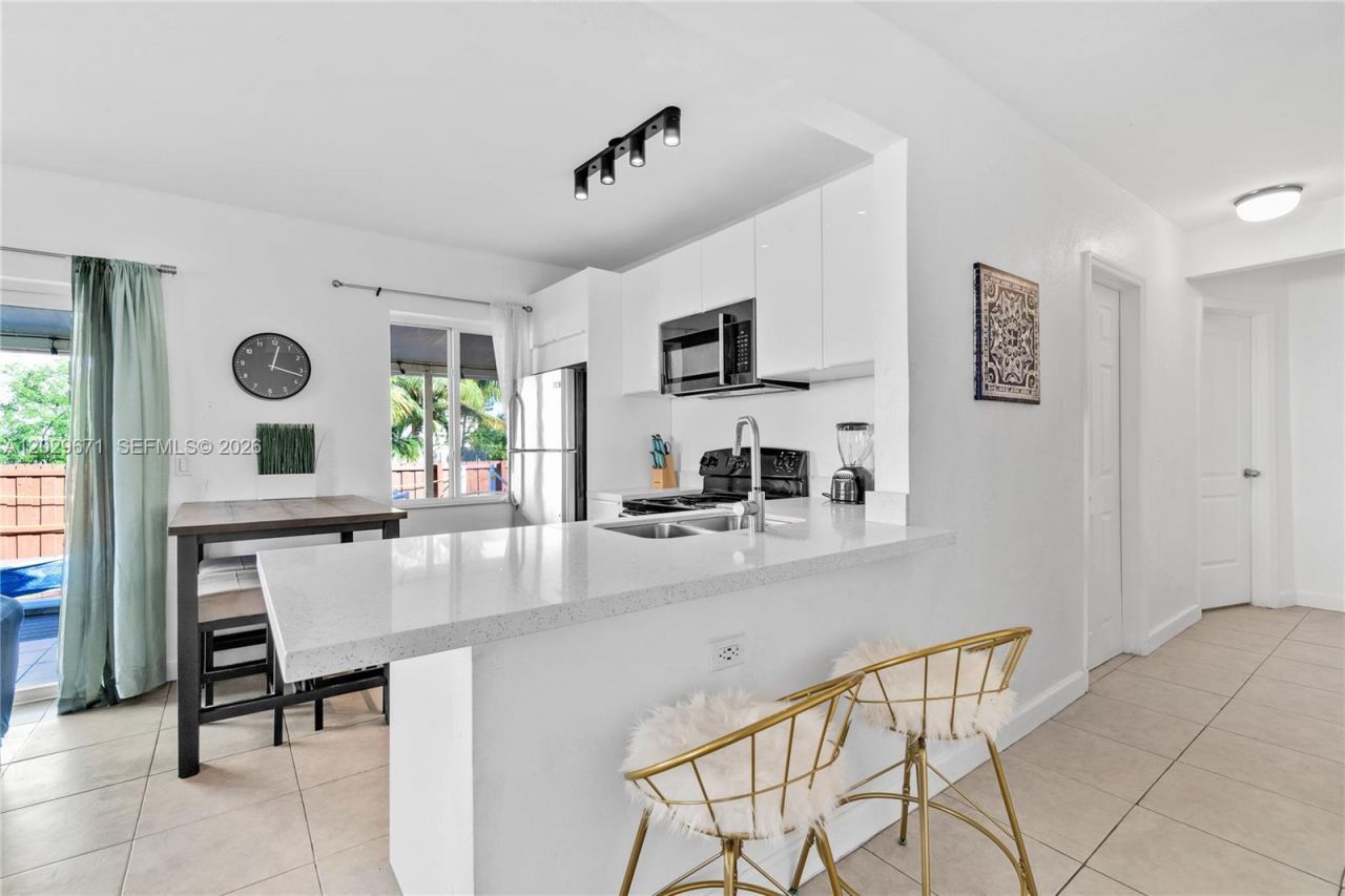 1021 NW 23rd Ave , Unit 1023, Miami, FL 33125 Photo