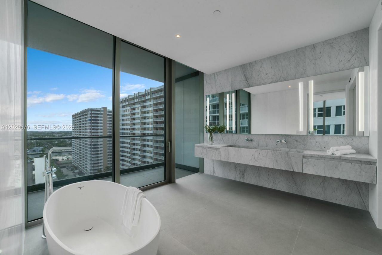 2000 S Ocean Dr , Unit 15B, Hallandale Beach, FL 33009 Photo