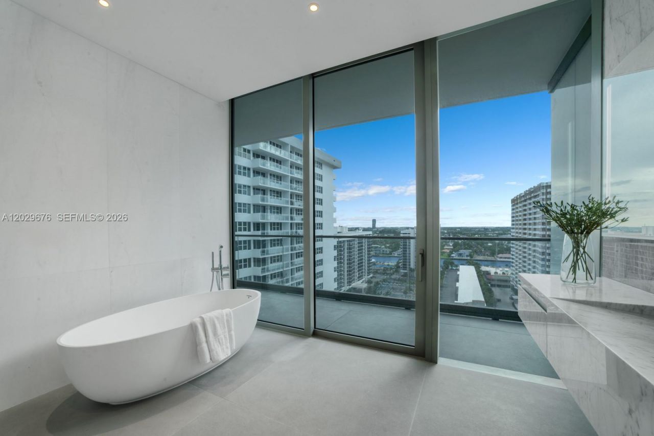 2000 S Ocean Dr , Unit 15B, Hallandale Beach, FL 33009 Photo