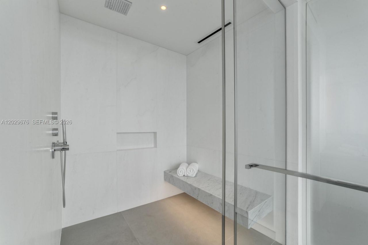 2000 S Ocean Dr , Unit 15B, Hallandale Beach, FL 33009 Photo