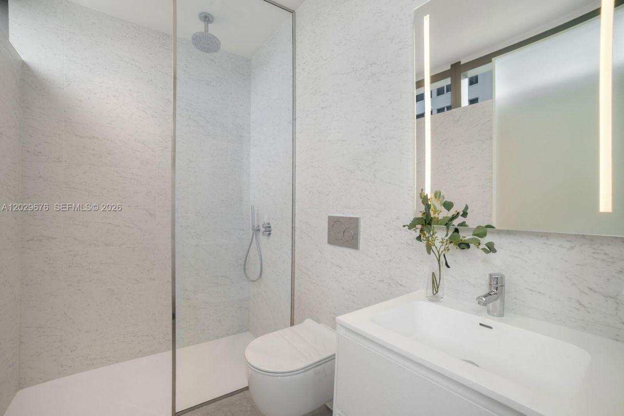 2000 S Ocean Dr , Unit 15B, Hallandale Beach, FL 33009 Photo