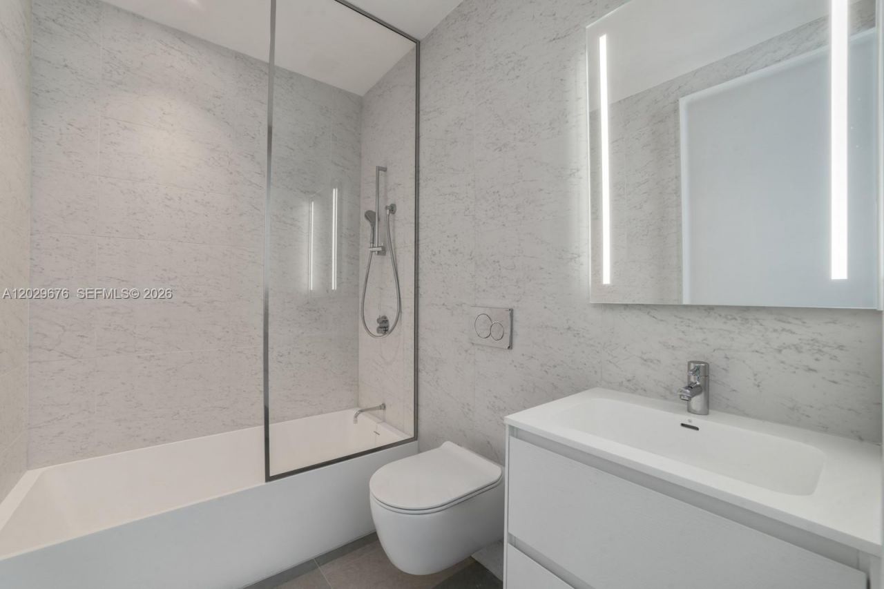 2000 S Ocean Dr , Unit 15B, Hallandale Beach, FL 33009 Photo