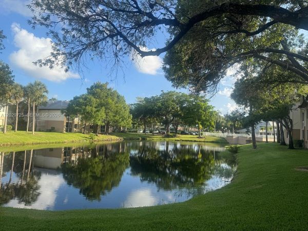 9811 Westview Dr, Unit 913, Coral Springs, FL 33076