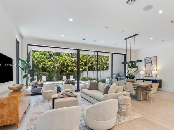 907 Witherspoon Ln , Delray Beach, FL 33483