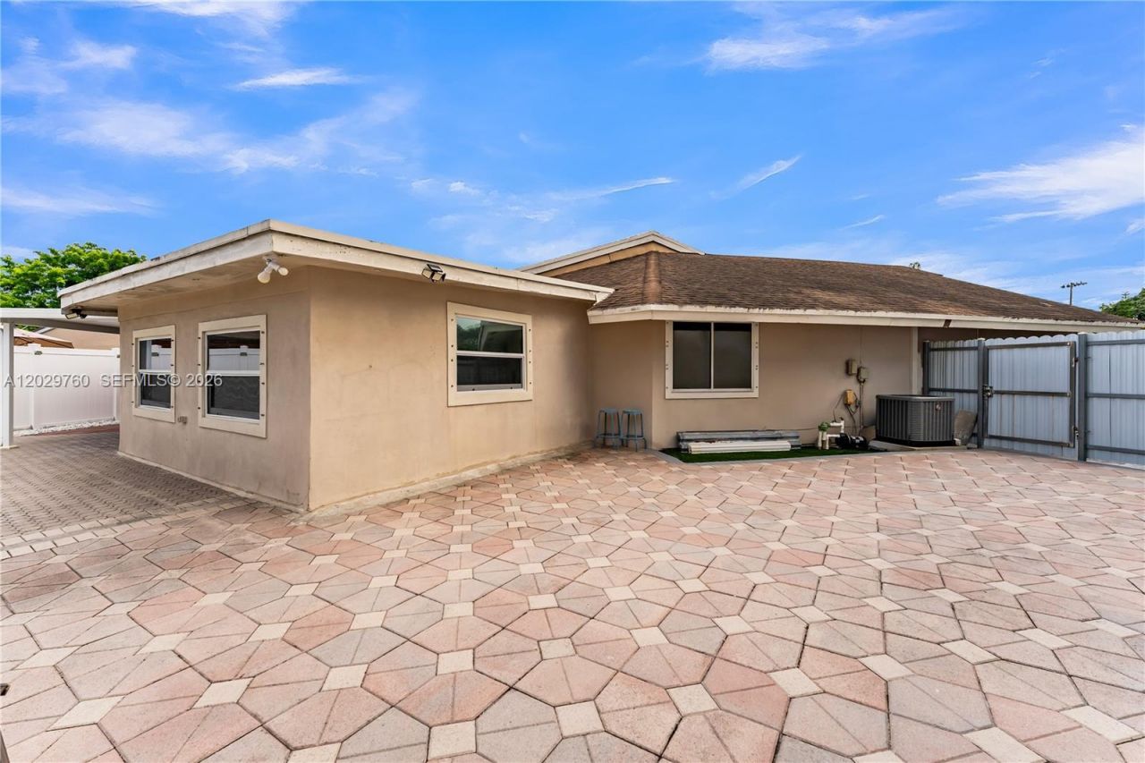 1721 SW 87th Ter , Miramar, FL 33025 Photo