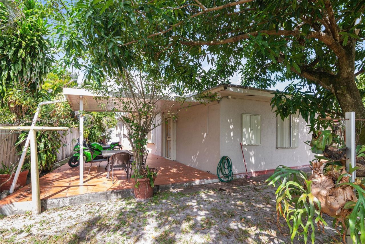 210 E 61st St , Hialeah, FL 33013 Photo