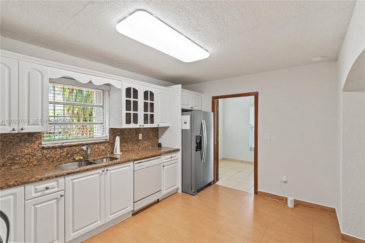 210 E 61st St , Hialeah, FL 33013 Photo