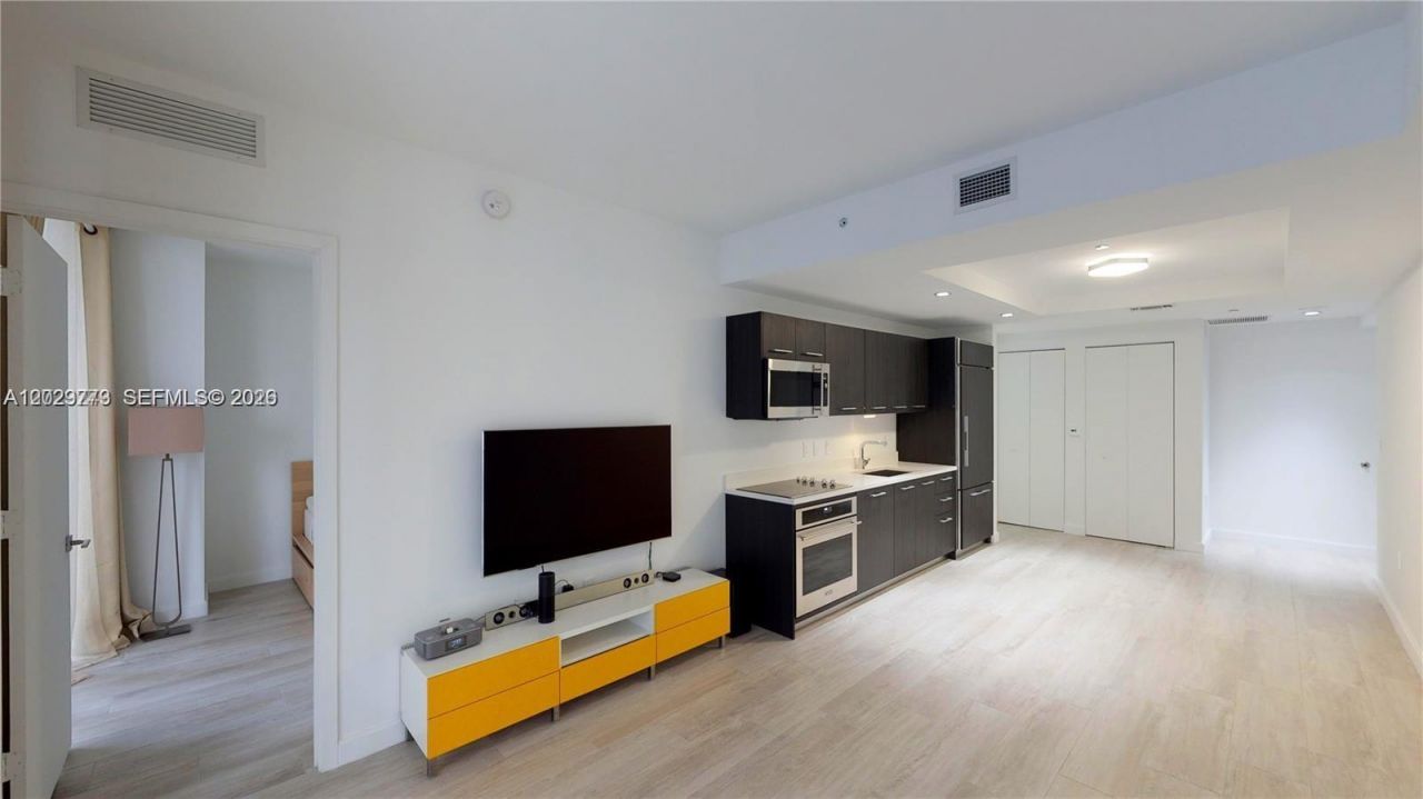 55 SW 9th St, Unit 3409, Miami, FL 33130 Photo