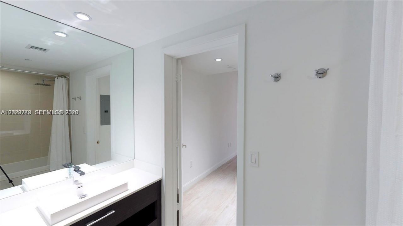 55 SW 9th St, Unit 3409, Miami, FL 33130 Photo