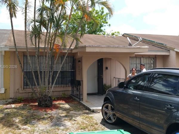 18047 NW 41ST PL , Miami, FL 33055