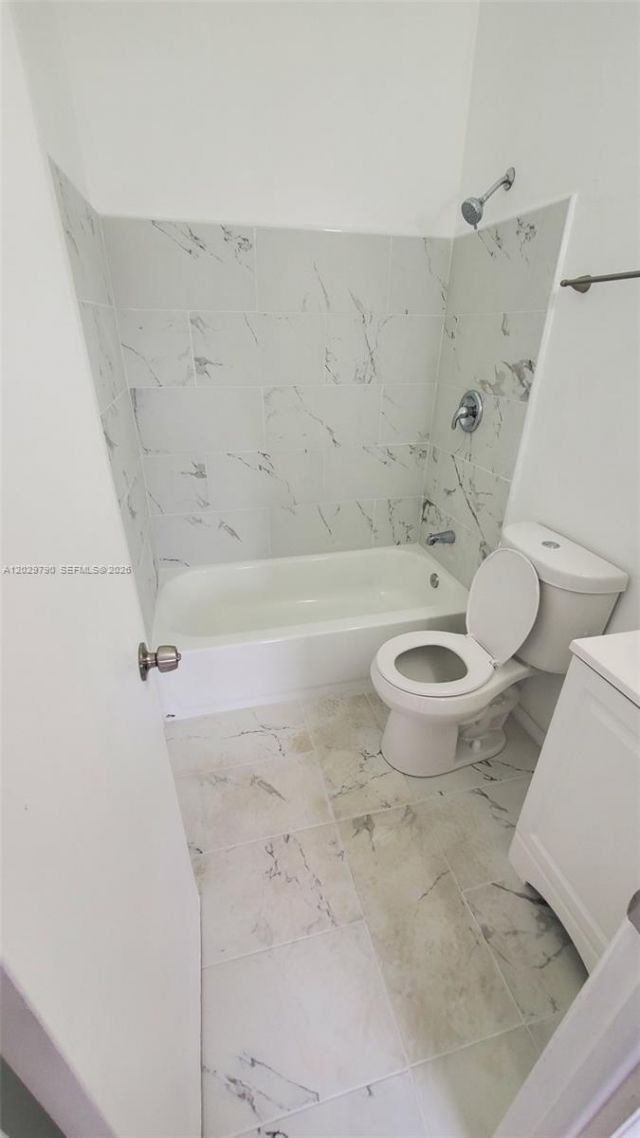 18047 NW 41st Pl, Miami, FL 33055 Photo