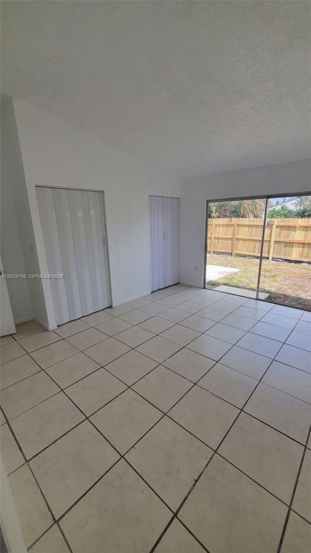 18047 NW 41st Pl, Miami, FL 33055 Photo