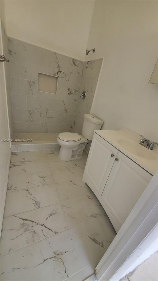 18047 NW 41st Pl, Miami, FL 33055 Photo