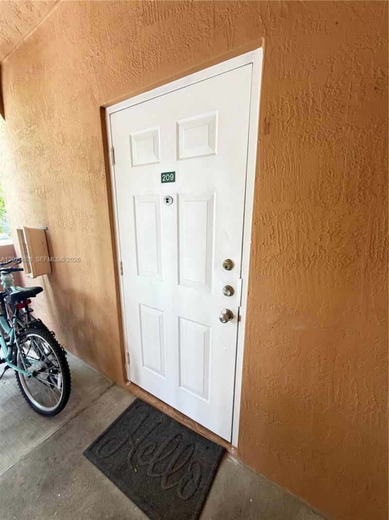 7080 NW 177th St , Unit 209-13, Hialeah, FL 33015 Photo
