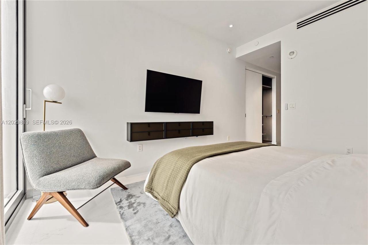 300 E Biscayne Blvd Way , Unit 5101, Miami, FL 33131 Photo