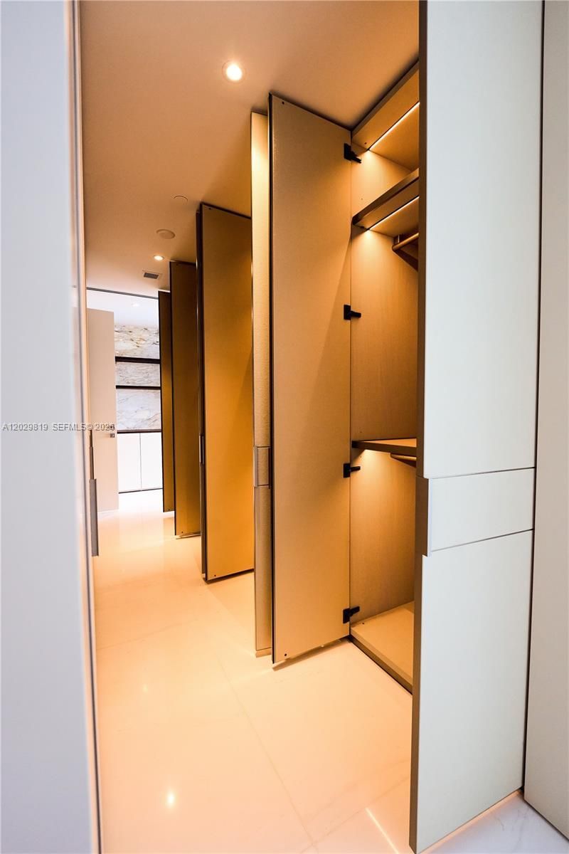 300 E Biscayne Blvd Way , Unit 5101, Miami, FL 33131 Photo