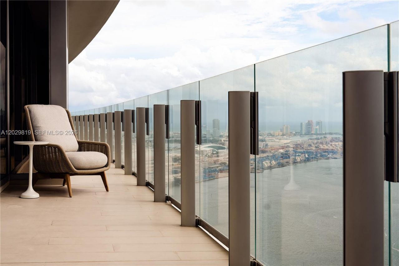 300 E Biscayne Blvd Way , Unit 5101, Miami, FL 33131 Photo