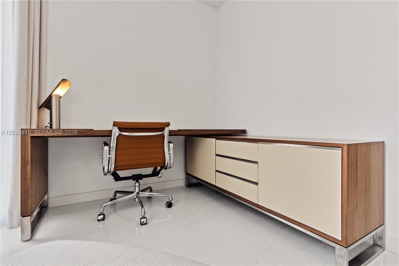 300 E Biscayne Blvd Way , Unit 5101, Miami, FL 33131 Photo