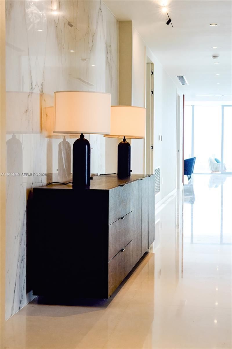 300 E Biscayne Blvd Way , Unit 5101, Miami, FL 33131 Photo