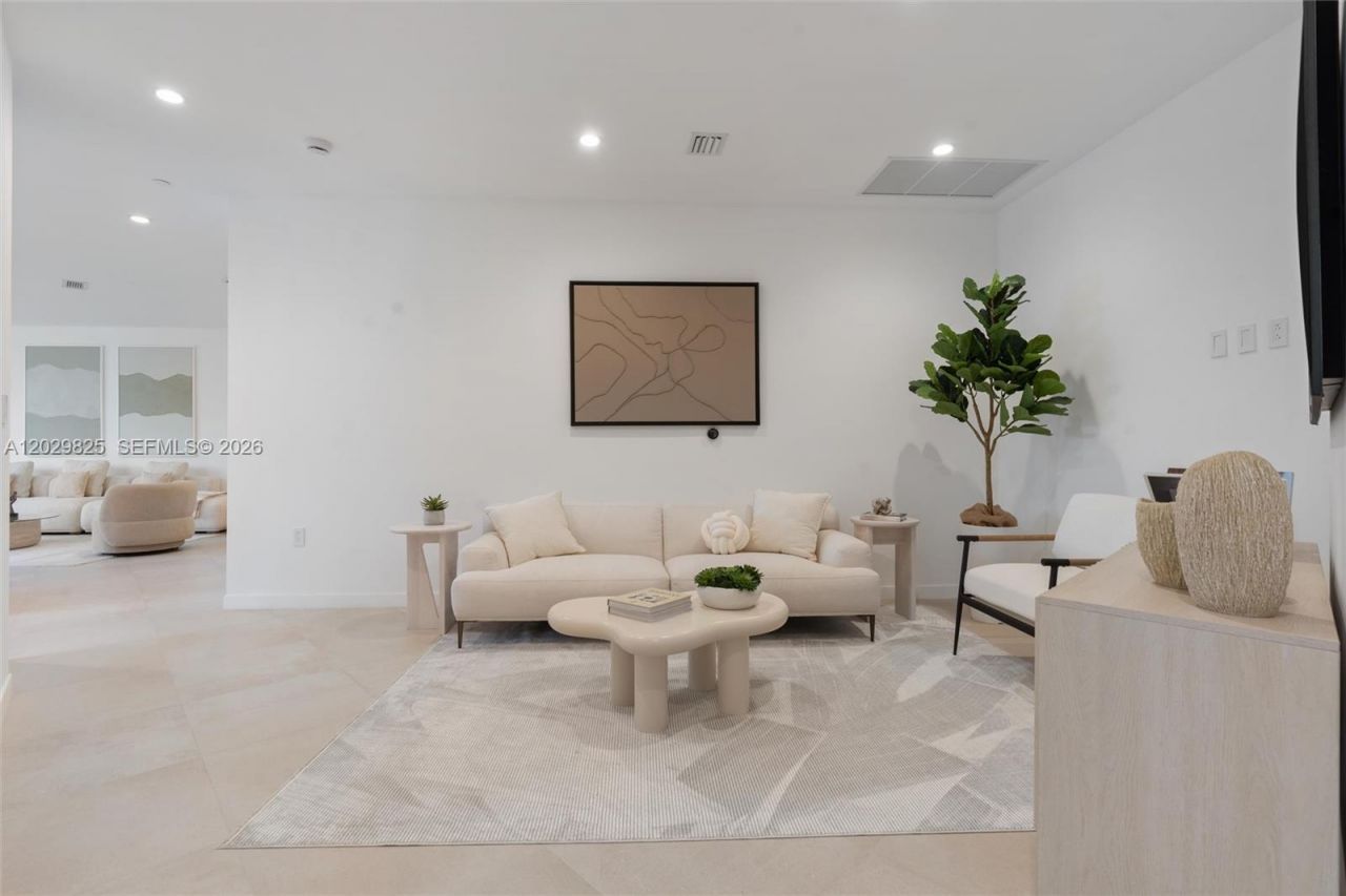 1135 103rd St , Unit 203, Bay Harbor Islands, FL 33154 Photo