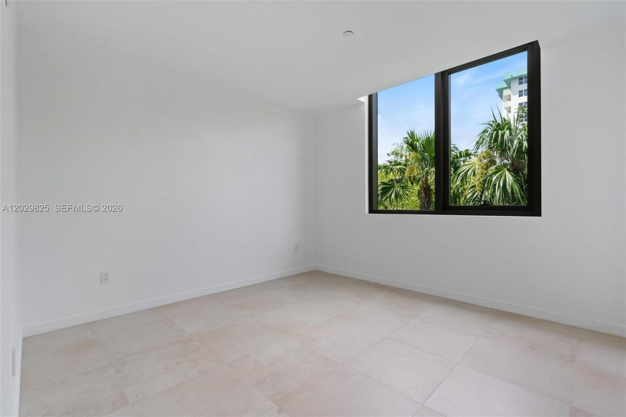 1135 103rd St , Unit 203, Bay Harbor Islands, FL 33154 Photo